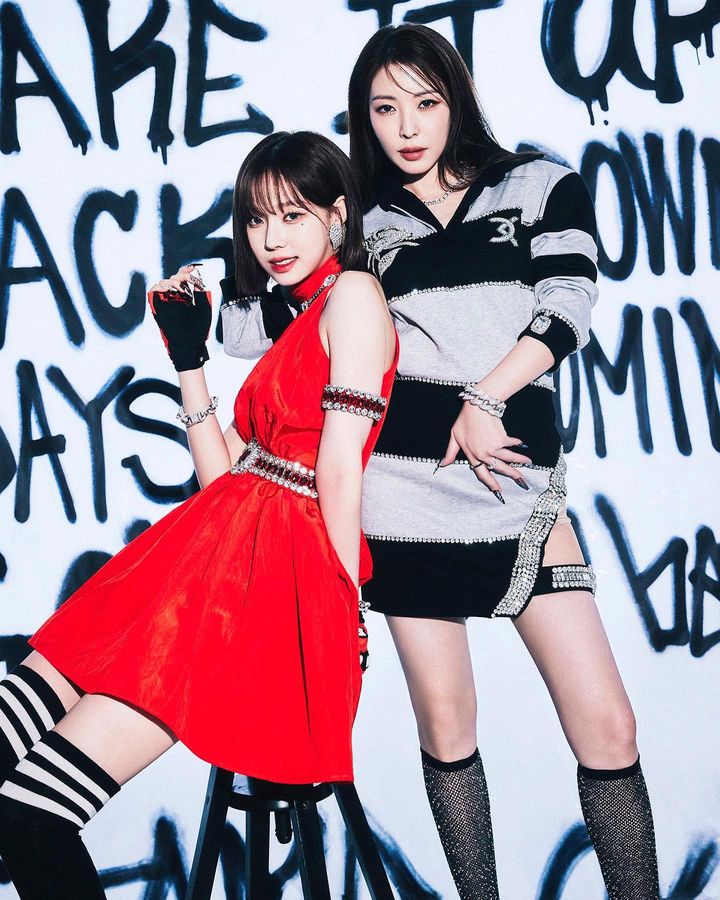 moonspoirent's tweet photo. 7SENSE — ‘Stamp On It' HANA &amp; LIA Teaser Poster

1st Mini Album ‘SENSE ME’
✅20.01.2023

#HANA #LIA #7SENSE #1stMiniAlbum #SENSEME #Title #StampOnIt #TeaserPoster #Release #COMEBACK #COMING_SOON #걸스온탑 #갓더비트 https://t.co/lFaOh8Vvex
