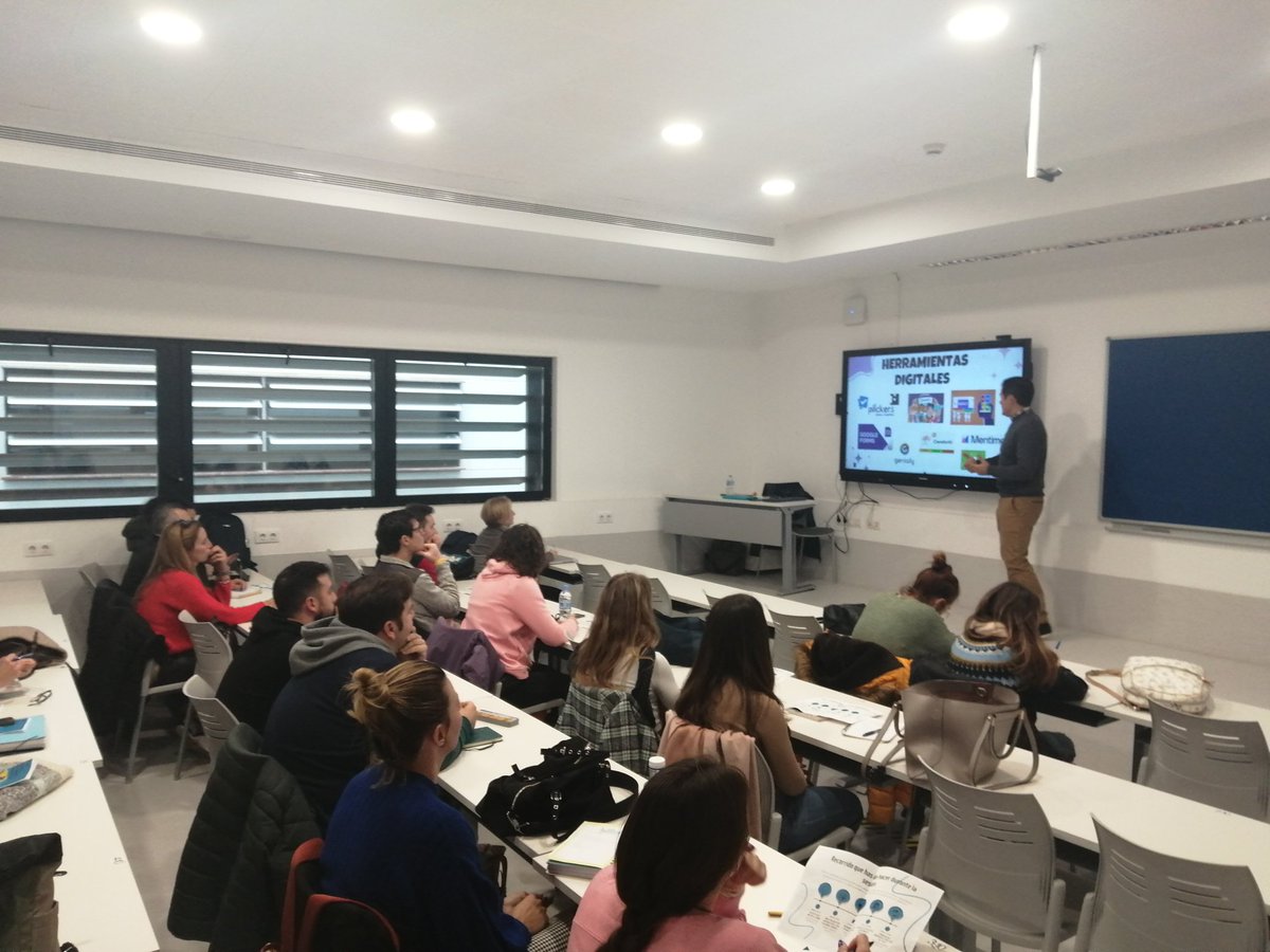 Segunda sesión de la formación para el personal funcionario en prácticas. Hoy hablamos de Competencia Digital Docente y de Plurilingüismo en cuatro momentos formativos: proyecto REA DUA Andalucía, evaluación interactiva, metodologías activas y desarrollo del plurilingüismo
