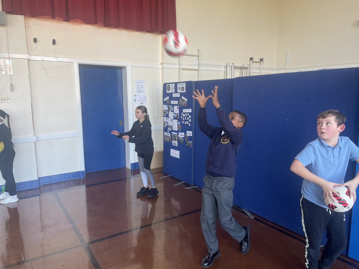 ParrotsBCP's tweet photo. Today we learnt to catch the ball using the W hand shape. This helped us to improve our performance in dodgeball! @BeechesSports @BeechesCP https://t.co/HGHidI8M2k
