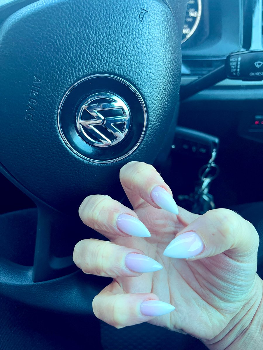 NalinaSaid's tweet image. 💅 #pointy #fresh #tuesdayvibe #tuesdaytalons 🥰💕😊