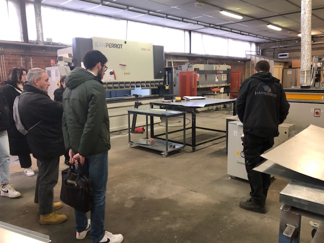 Ce matin, avec @poleemploi_HDF Bapaume et <a href="/MEMARTOIS/">MEMARTOIS</a>, 7 personnes ont pu découvrir l'entreprise HANSSENS située à <a href="/BAPAUME62450/">Ville de Bapaume</a> et ses principaux métiers (monteur, tôlier, calorifugeur et magasinier). De beaux parcours à venir grâce à cette visite 👍 #Recrutement #TousMobilisés