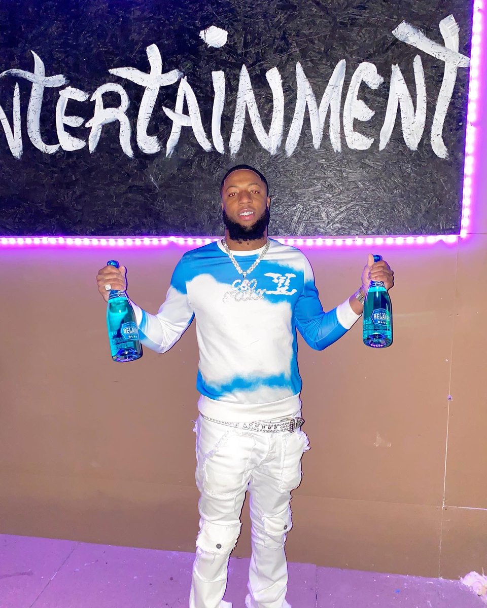 FoxxAMill100's tweet photo. I Aint Worry About Another N*gga So That Mean Im The BIGGEST Happy Birthday To Me‼️💯🫣💰🔌💰🍾 https://t.co/nBmbZCGhk7