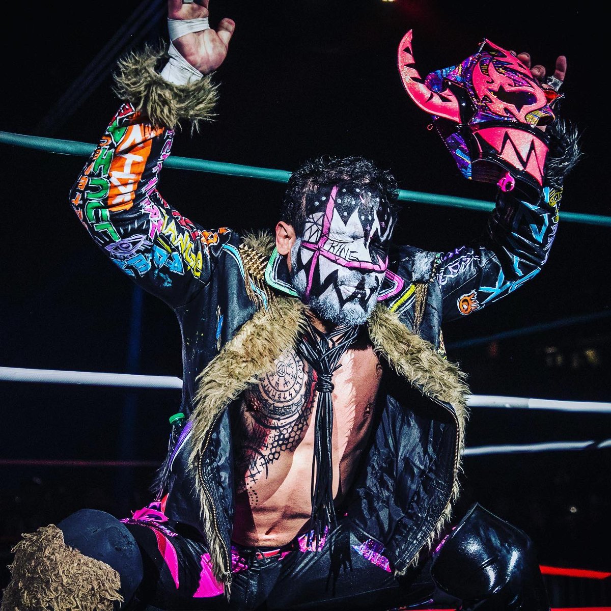 ArezStrange's tweet photo. No tengo mucha plata, pero tengo cobre!! 🎶🎶
📸.- @bo_racho_photos
#KingStrange #Arez #LuchaLibre #TripleA #Mascara #StrangeStyle #Photo #Lucha #Wrestling
@luchalibreaaa https://t.co/kHyc5Qd9vK