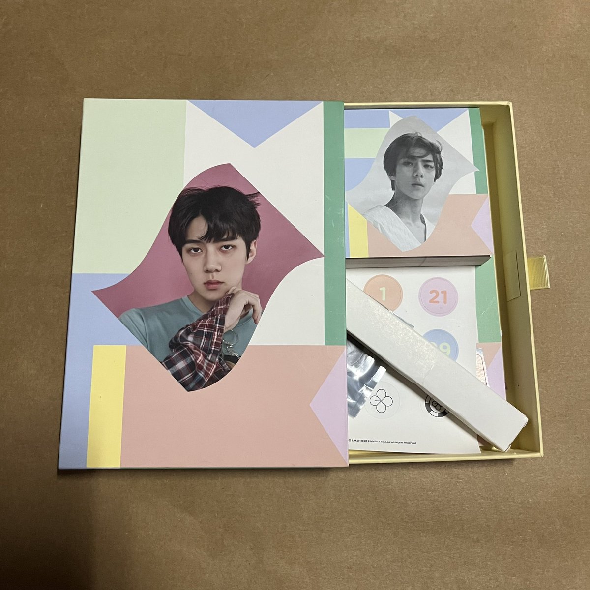 xiumyeoncart's tweet image. ✨GIVEAWAY - ph only✨

mechanics:
- mbf
- rt &amp;amp; like this twt
- reply any exo meme

prizes:
1 winner of sealed grey suit photobook
1 winner of unsealed lotto box (no pc)
2 winners of 50 php gcash

ends 1/18 10pm 🤍