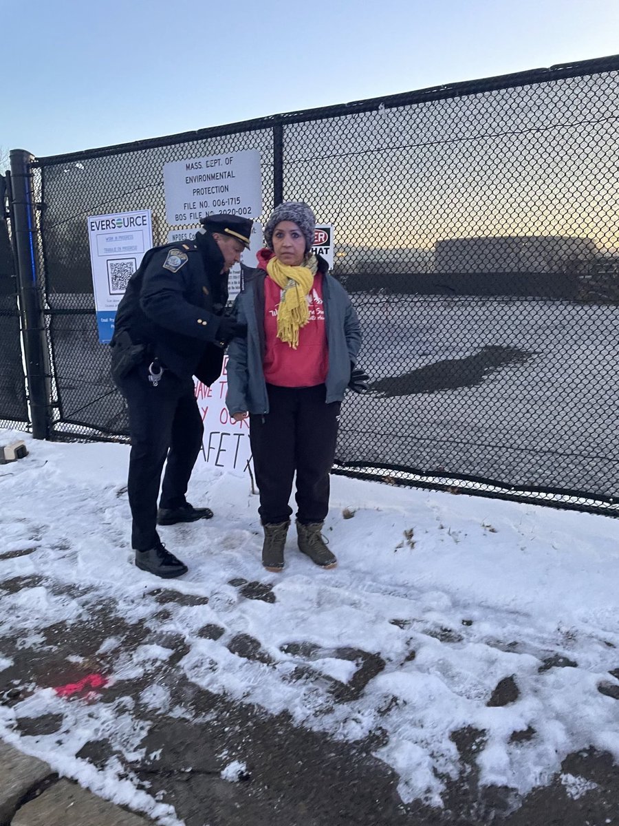 GreenRootsEJ's tweet image. BREAKING! Six Eastie residents and activists, including members of @XRBoston and prominent Eastie leaders Sandra Nijjar and Alex DeFronzo were arrested for protesting the construction of the Eversource substation. #NoEastieSubstation