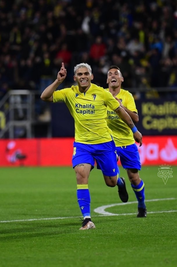 Francisco "Paco" Casal (@fcasaluy) on Twitter photo Después de tantos minutos de calidad en el <a href="/Cadiz_CF/">Cádiz Club de Fútbol</a>, llegó tu primer gol oficial. ¡Y qué golazo! Felicitaciones, @brianocamp7 🤩 Después de tantos minutos de calidad en el <a href="/Cadiz_CF/">Cádiz Club de Fútbol</a>, llegó tu primer gol oficial. ¡Y qué golazo! Felicitaciones, @brianocamp7 🤩