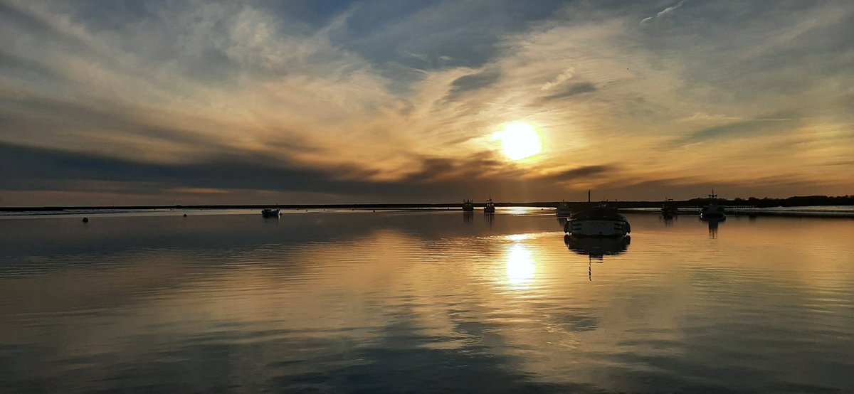 cold end to the day in Orford <a href="/ChrisPage90/">Chris Page - Weatherman</a> <a href="/itvanglia/">ITV News Anglia</a> <a href="/WeatherAisling/">Aisling Creevey</a> <a href="/tanyamercer/">Tanya Mercer</a> @OrfordNessNT @East_England_NT
