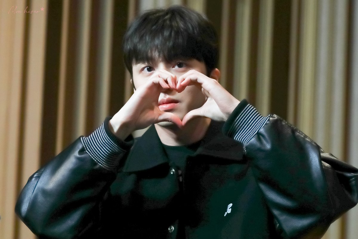 _CHANI__LOVE's tweet photo. 230117 서초 팬싸

하트 날려주는 아기에게 날린 따봉이 두 배로 돌아왔다😆

#SF9 #에스에프나인 #찬희 #강찬희 #CHANI #チャニ https://t.co/bvPArPBBe5