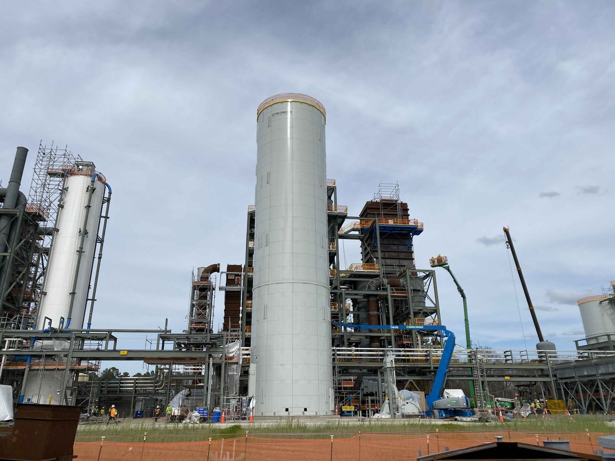 TankConnection's tweet photo. Tank Connection is proud to store products that will assist in worldwide improvements. The featured silo was provided to a former coal burning plant that has been reconstructed into a fly ash repurposing station. https://t.co/UUOAtryYK8