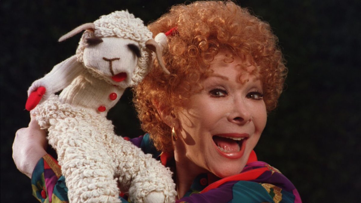 iShowTunes's tweet image. Birthday Remembrance ~ #SheriLewis (1933-1998)
Shari Lewis was a #Peabody-Winning American Ventriloquist, Puppeteer, Children&apos;s Entertainer, Television Show Host, Dancer, Singer, Actress, Author &amp;amp; Symphonic Conductor. Oh, and #Lampchops best friend. 🖐️🏻