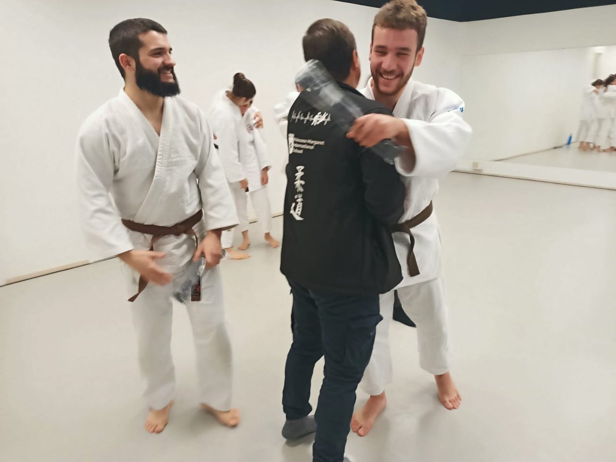 PM_school's tweet photo. El pasado fin de semana Oscar Gallardo y Guillem López han obtenido el cinturón Negro de judo. Son los primeros alumnos del cole que logran obtenerlo, estamos muy orgullosos de ellos. ¡Felicidades! #judo #martialarts #cinturonnegro #blackbelt #afterschool #ibschool https://t.co/rQGsohU2Iv