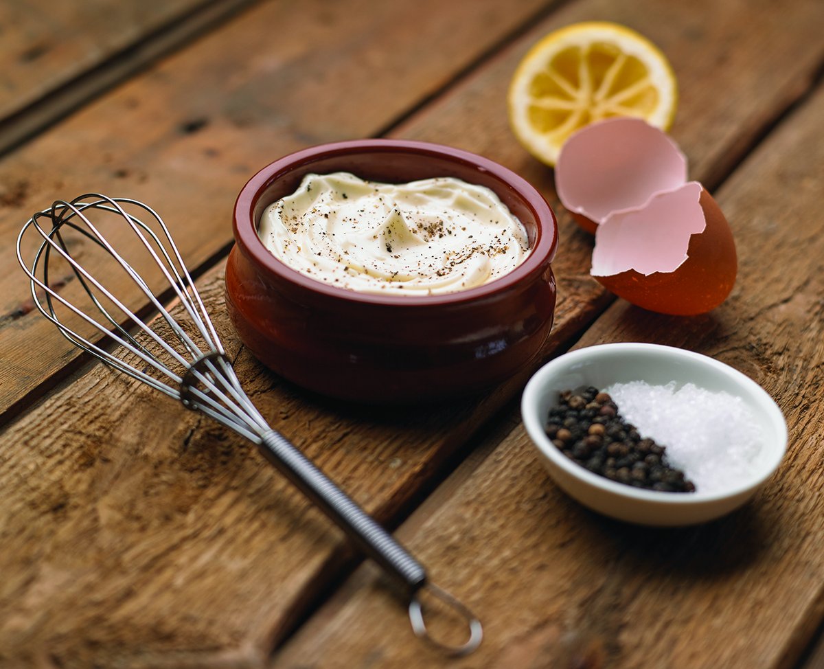 fresh_pak's tweet photo. Eggs, mayonnaise and a little salt and pepper.

That's all that goes into our egg mayonnaise. Just like you make at home, but without the washing up.

You just need to decide what you're going to eat it with…

#eggmayo https://t.co/DZivpcZwJ5