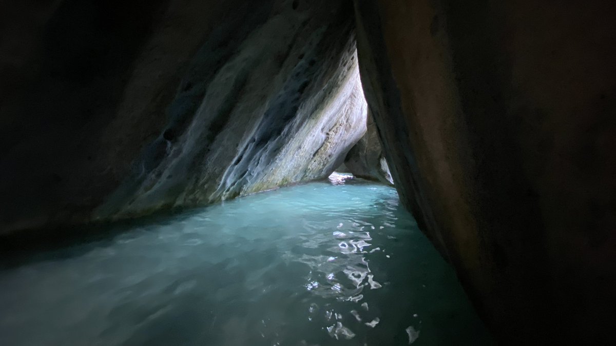 Travel Tuesday;  

Virgin Gorda, The Baths;

 bvinpt.org/the-baths

#exprealty #oconnorgroupnh #haughproperties #clarajuderealestate #traveltuesday #virgingorda #virgingordabaths #listingagents  #welovewhatwedo❤️ #wedontquit #commercialrealestate #listwithus #buyersagents