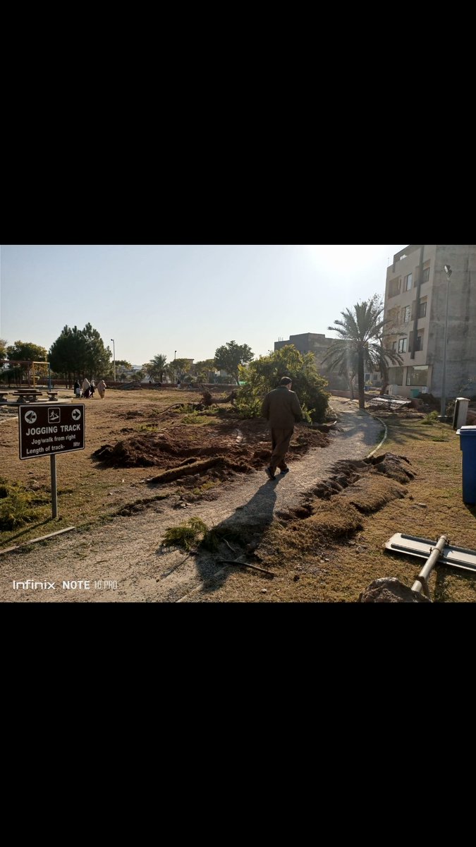 muzamil22138308's tweet photo. https://t.co/5BDUzADjJU
Bahria town phase7 islamabad area cda k approved lay aut plane ki khlif warziya jari pehLay hi saray parks khaa ga A aur plots bana diye ab jo parks moojud hay un ko b khatam kar k commercials bana raha hay
@dcislamabad
@Islamabadies
@IslamabadViews https://t.co/pkcyh70GQJ