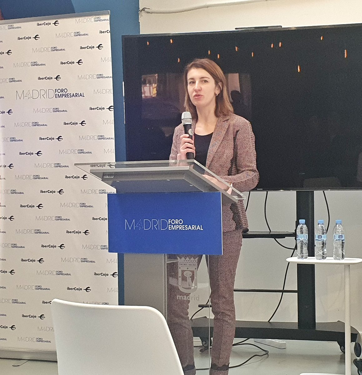 Awildj's tweet photo. Participación en la presentación de las oportunidades turísticas de Ucrania, impartidas por la Presidenta de la Agencia Estatal para el Desarrollo Turístico de Ucrania  @MarianaOleskiv https://t.co/wQok58jwIc