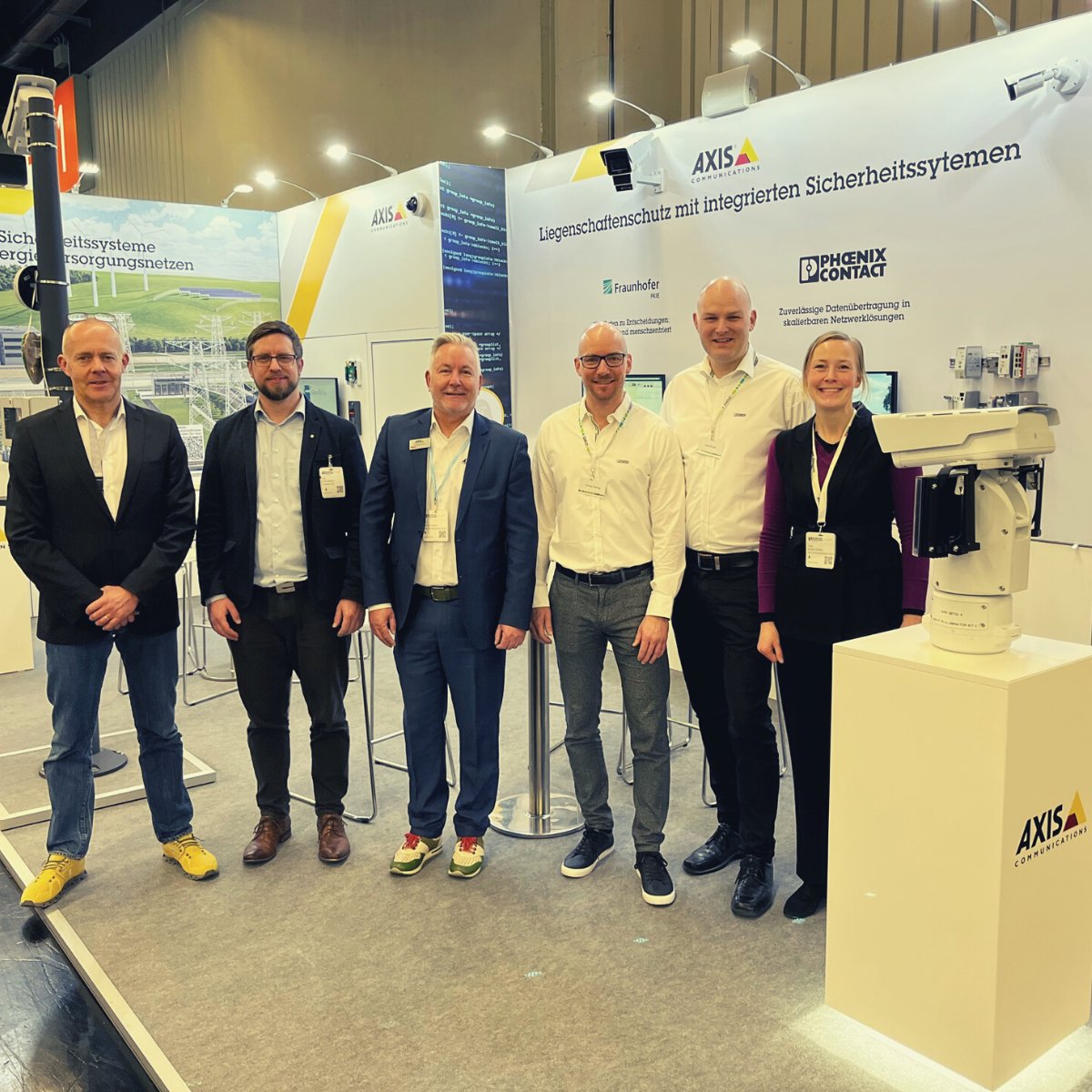 Axis_DACH's tweet photo. Schön, dass wir uns endlich wiedersehen! Ab heute finden Sie uns auf der Perimeter Protection in Nürnberg,  Halle 2, Stand 300! 
https://t.co/xS8dlxNiBC
#perimeterprotection2023 #perimeterschutz #videosicherheit @PhoenixContact @Fraunhofer_FKIE https://t.co/MJTlHnQq0w