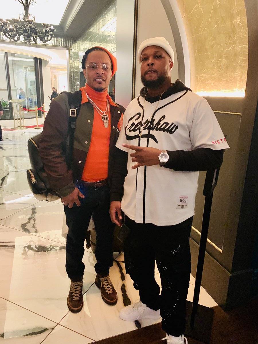 YUNGSCOOP's tweet photo. In Charlotte and ran into @Tip the lobby cooler than the other side of a silk  pillow ☔️ #tour #ti #comedy #standup #trapcafe #hustleman #grandhustle #futureandfriends #cold #florida #georgia #connect #bankhead #grandbohemian #escape #atlanta #tampa #drip #brasil https://t.co/qE6EwxXqXn