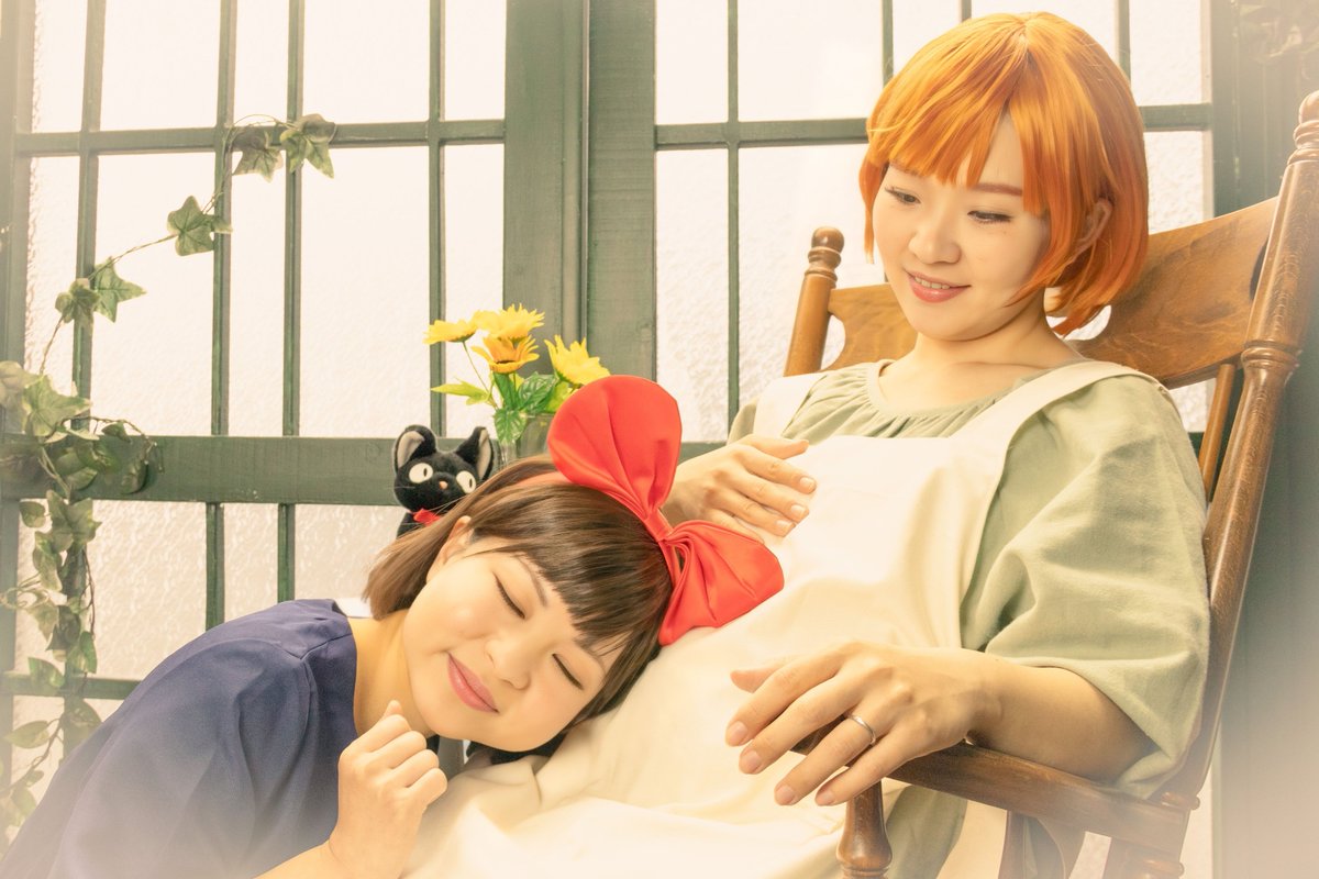 melody_kana_'s tweet photo. 🌼cos[ 魔女の宅急便 ]

🍞「おいでキキ、触ってごらん？」
🧹「あっ！動いた！！」

🍞うみちゃん   🧹 kana
📸 eri
#コスプレ #cosplay https://t.co/WXo2Dm6g8t