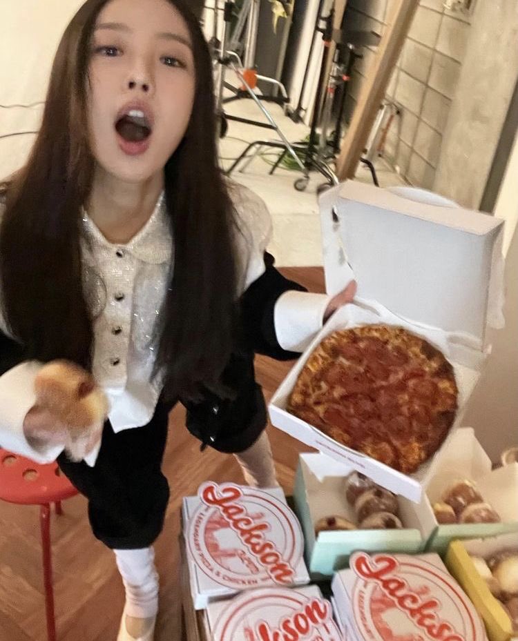 eaun_o3's tweet photo. 고민시...심장을 간지럽히는 무언가가 잇음 https://t.co/jUMPMWElFW