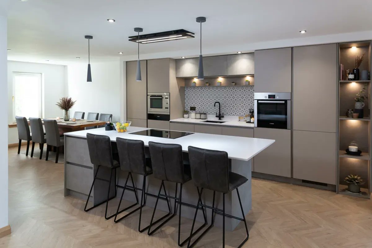 acarchitects's tweet photo. This article from Mihaus UK will explain why it is worth designing an open-plan kitchen in your dream home! -> https://t.co/MNRzBPGiwk
#SelfBuild #InteriorDesign #Kitchendesign #Kitchen #Openplankitchen #CustomBuild @mihaus_kitchens https://t.co/Ox14XLMD7k