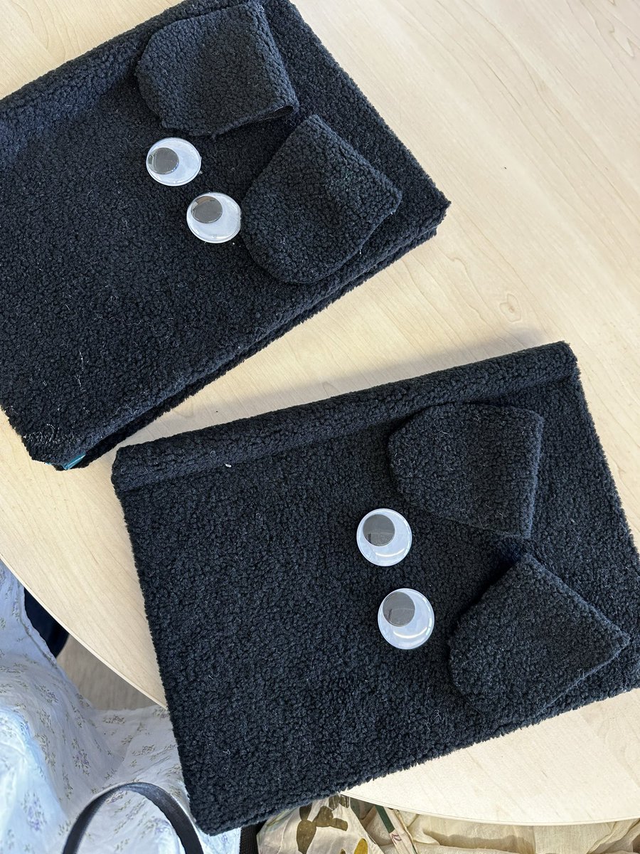 g_andi's tweet photo. Einband für sie Facharbeit… 🤩 https://t.co/1iWMpFvFqg