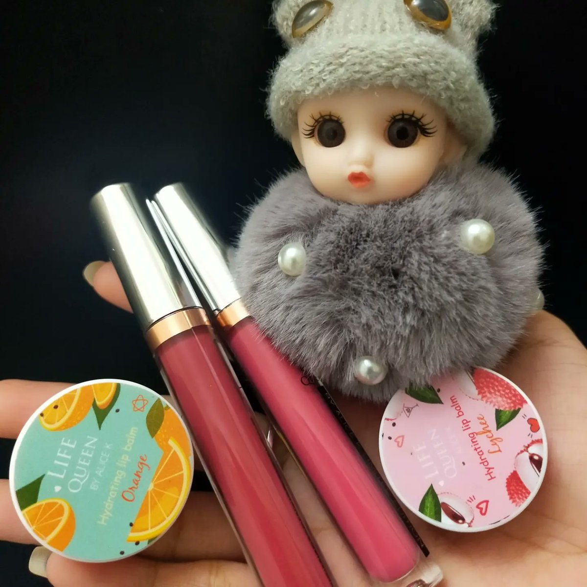 Crystalyt90's tweet photo. Hello!
So cute
#lifeQueen 
#uaeကိုယ်စားလှယ် https://t.co/2ACZvEj9U5