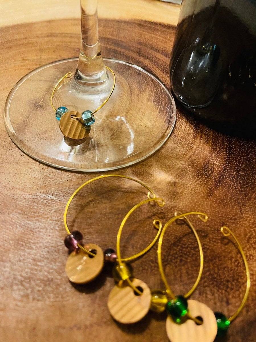 Drummer Valentine?!?  ❌⭕️❌⭕️

Check out these ZILDJIAN cymbal wine charms!
#valentinesideas #valentinesday #winelover #winegift #tuesdaymorning etsy.me/3CUpdVW