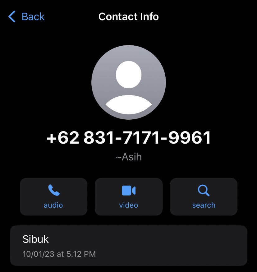 sweetaskyu's tweet photo. guys aku kena scam ticket sama orang ini. aku udah dp ke dia 2jt dan dari kmrn malam aku minta refund ke dia tp dia minta aku buat tunggu 7x24 jam dan aku terus terusan ngechat dia untuk minta refund skrg jg tp dia nolak trs. skrg akunnya ilang, aku harus gimana😭 https://t.co/dIWODGbvWb
