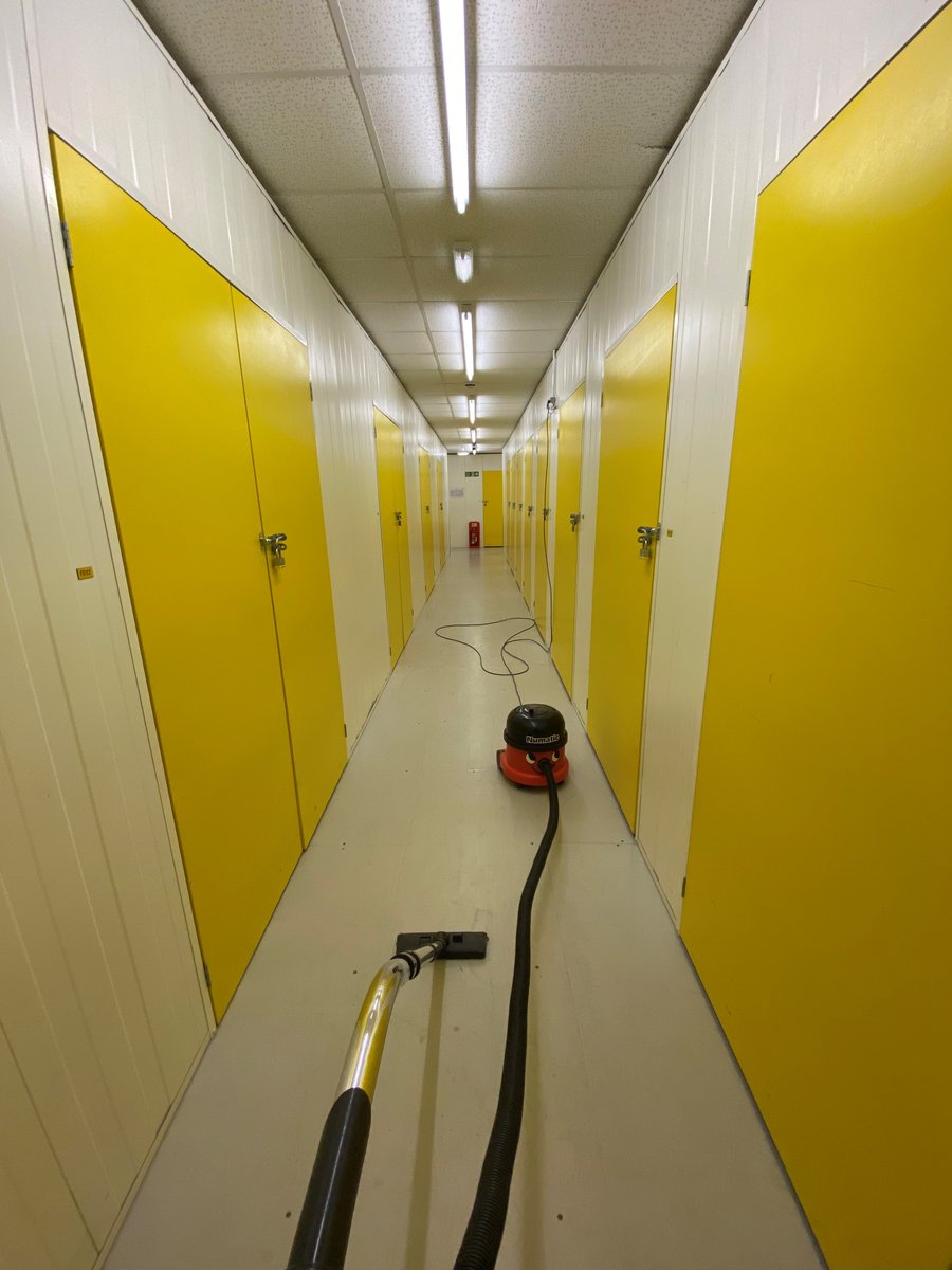 KangarooDundee's tweet photo. We don't wait until #spring to get the #cleaning done in our Dundee #storagecentre !
All of our #storageunits are clean, dry, and secure. Pop in to our East Dock Street store for a visit. https://t.co/cnUUQcnNMS