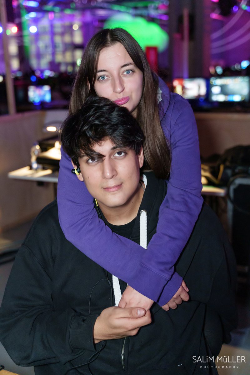 SalimMueller's tweet photo. And also some Portraits on the first night @switzerlanCH 

@just4dy 
@xNousagii 
@Tan__Ja_ 

📸
Day 1 SwitzerLAN 2022
https://t.co/A3t479Ei28
📸 https://t.co/0VydqHDkR0
