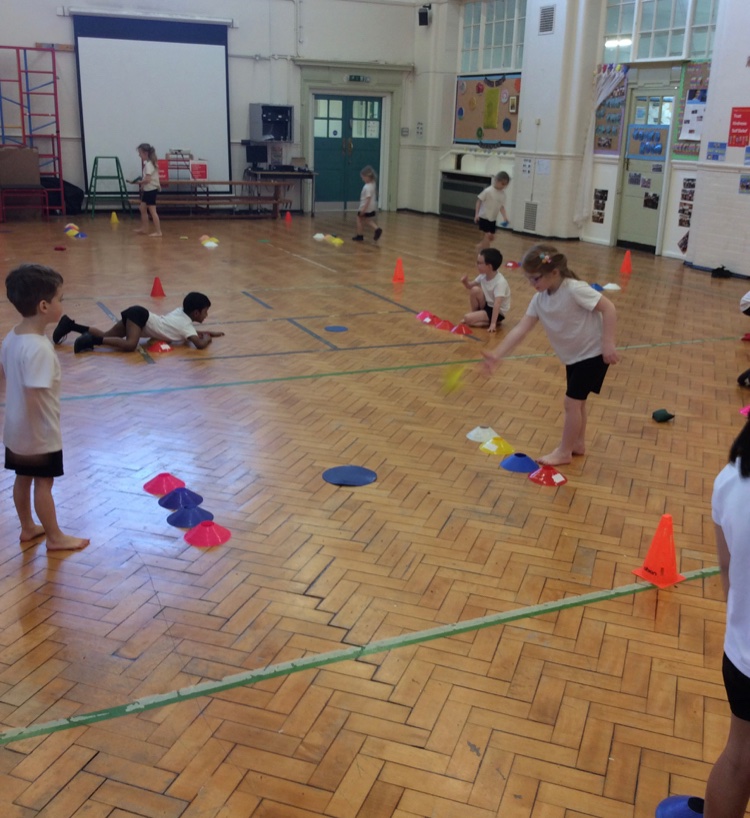 KS1 are working on the learning themes of throw, prepare &amp; catch <a href="/_beyondphysical/">Beyond the Physical</a> 
Working collaboratively the children played the activation game ‘caterpillars’ this helped us with our throwing style and technique 
challenge:
The children created their own version 👌🏻
<a href="/HaxbyRoad/">Haxby Road Academy</a>