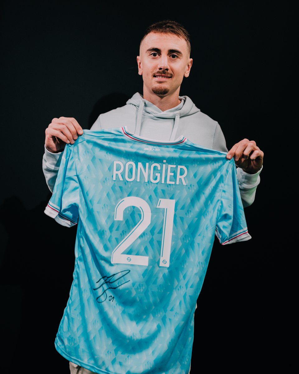 𝙅𝙀𝙐 𝘾𝙊𝙉𝘾𝙊𝙐𝙍𝙎 🎁 Tente de remporter le 𝙢𝙖𝙞𝙡𝙡𝙤𝙩 𝙘𝙤𝙡𝙡𝙚𝙘𝙩𝙤𝙧 👕 de l’ @OM_Esport_ dédicacé par @Valrongier28 ✍️ 👉 Pour cela, il suffit de liker, RT la publication et suivre le compte @OM_Esport_ 🍀 TAS le 20/01 à 14H