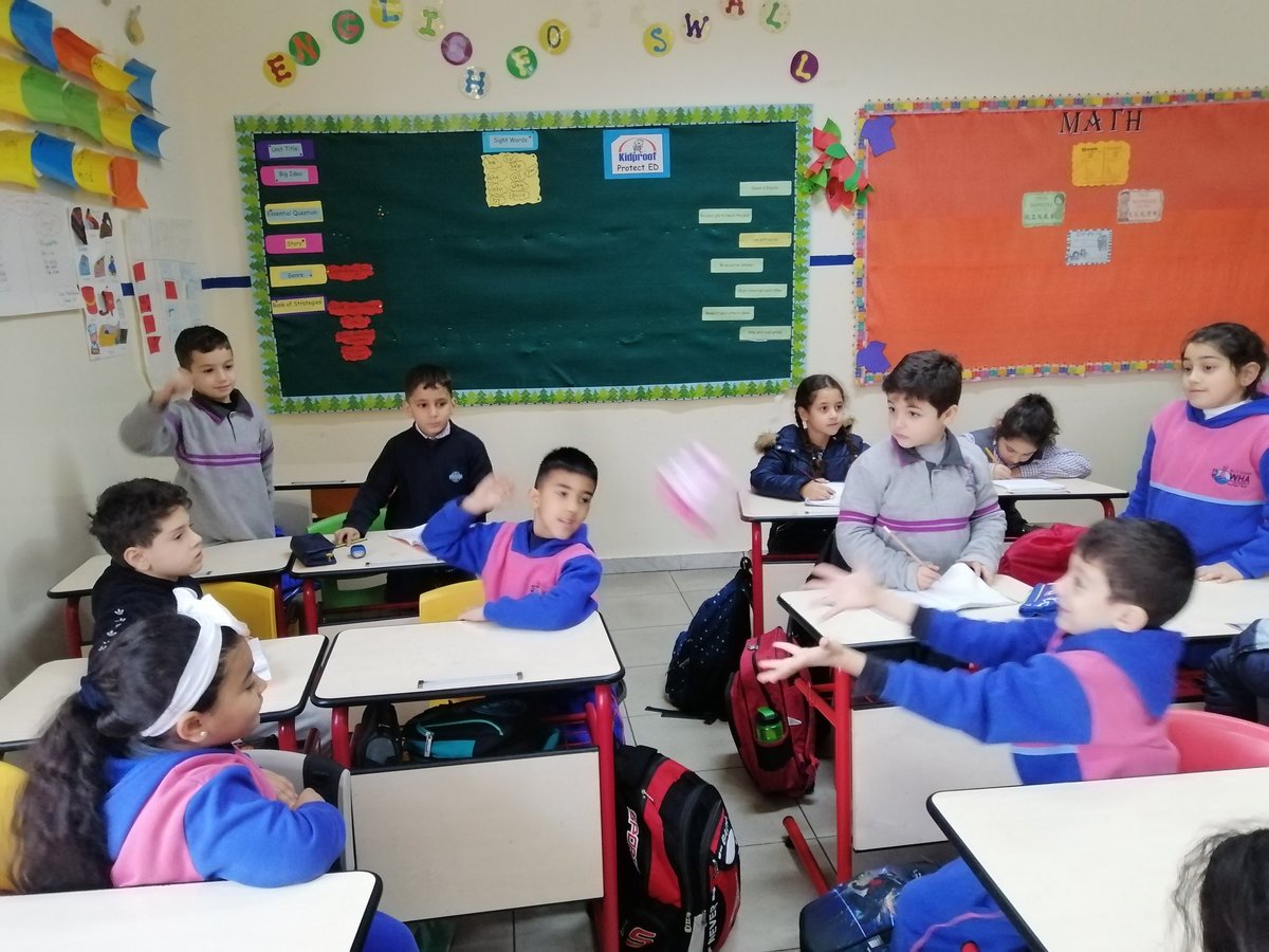 NasabRafa's tweet photo. @makdawhaschool
@MonaJalaleddine
It's the time to reflect on the vocabulary words that we've learned during the class period# wrap up dice activity # Grade 2 A https://t.co/8B9Hj0tNYv