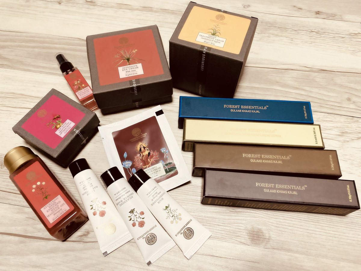 HOTELIndo_atCH's tweet image. 近況も兼ねつつ…
私も皆さんの投稿写真に惹かれて #ForestEssentials デビュー😳💖来週から博論の後半の審査が始まります‼️これで頑張る💪✨