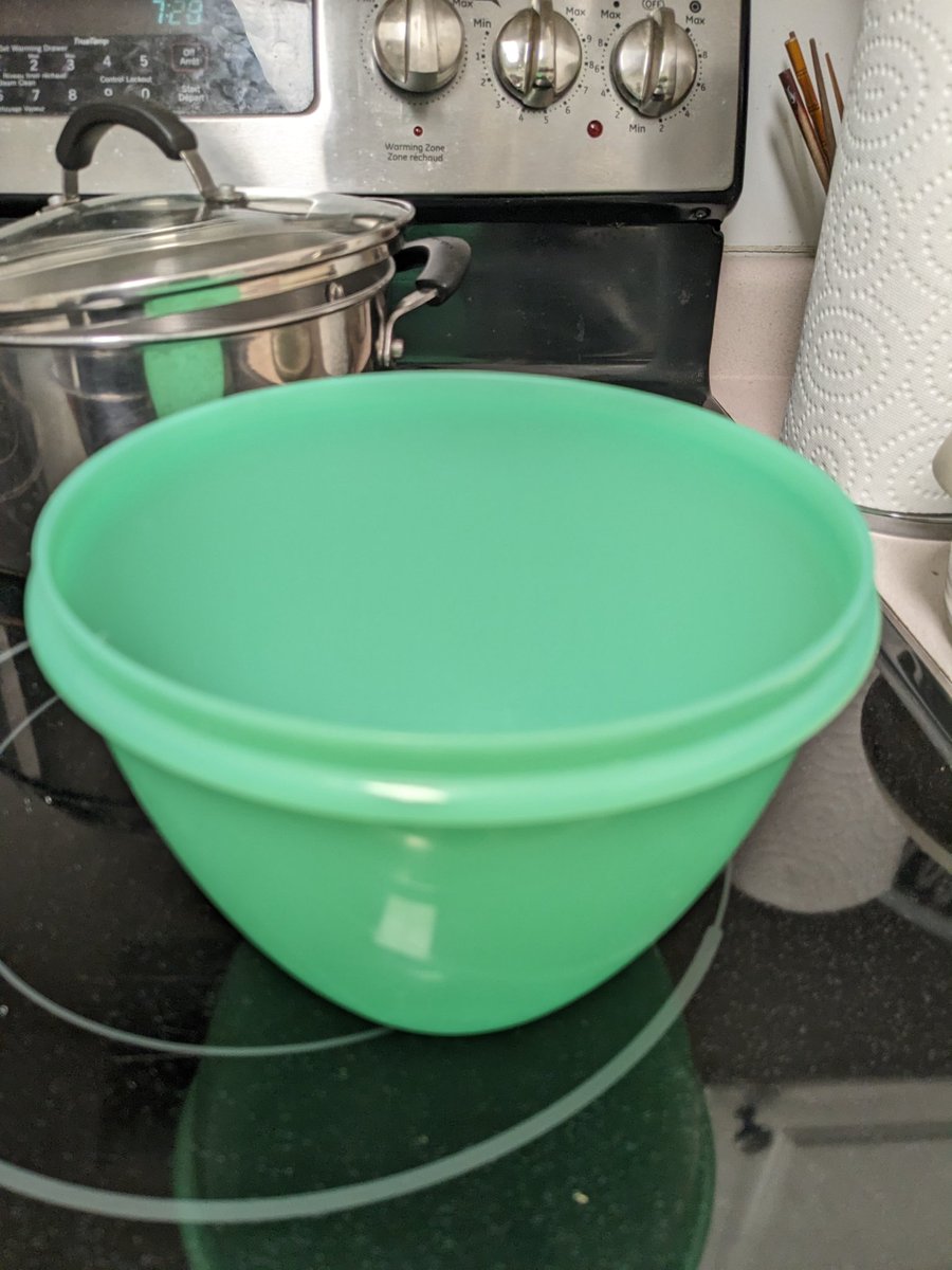 Xxxtine's tweet photo. @thisisandrewc Alternatively, they could also be functional items paired with another item to make it look Asian. Example bowl, then bowl with Asian accent. https://t.co/lEmHKVipbO