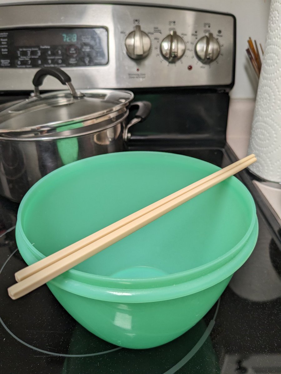 Xxxtine's tweet photo. @thisisandrewc Alternatively, they could also be functional items paired with another item to make it look Asian. Example bowl, then bowl with Asian accent. https://t.co/lEmHKVipbO