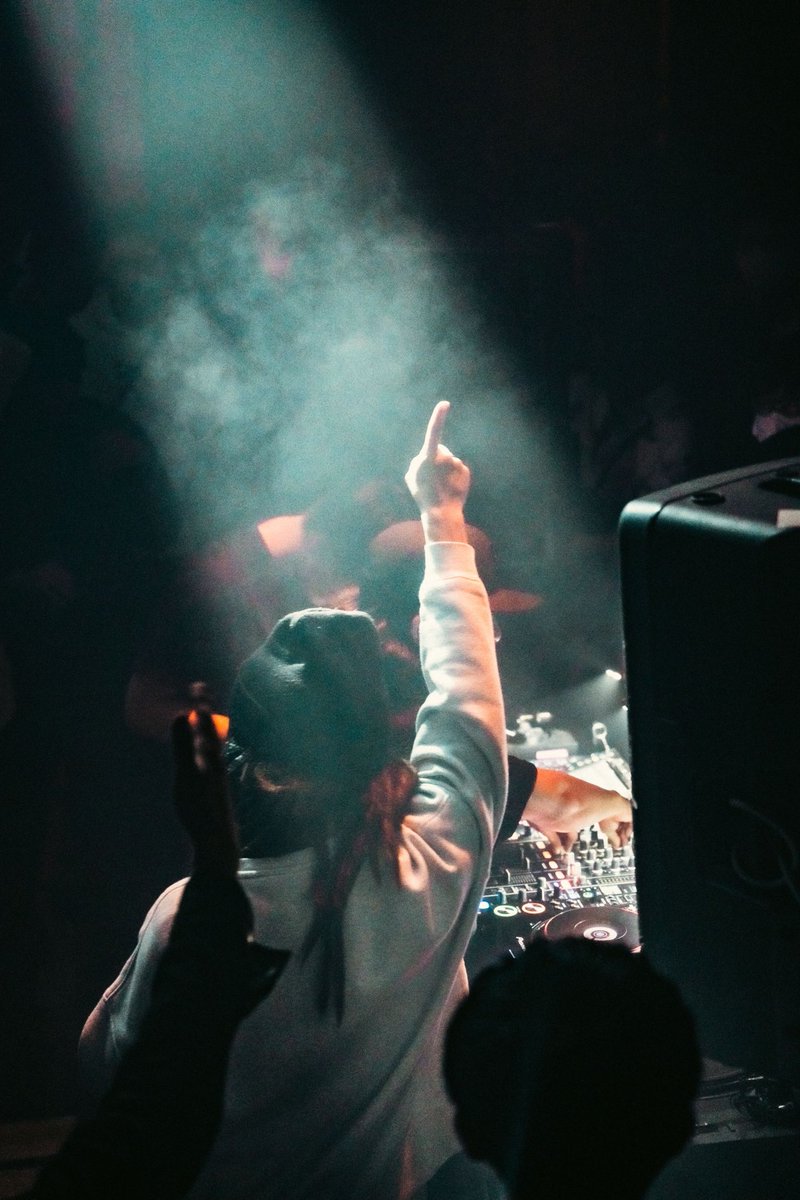 monogotz's tweet photo. フロアにブースのボイラールームスタイルめっちゃ良かったし、
またMCやりたい
#ss1229 at clubasia
📸 by SHOTARO. https://t.co/Mh0ZbWJhlM
