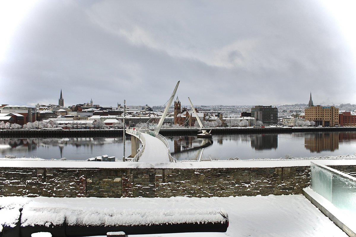 derryfirst_'s tweet photo. Ebrington in the snow☃️ (1/2) https://t.co/guwT7INkm2