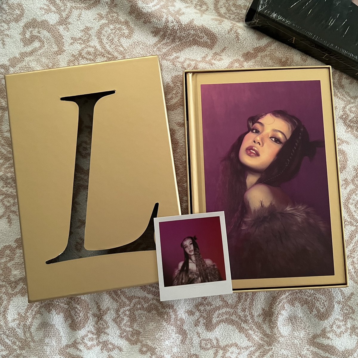 mhee_aiahkins's tweet photo. wts lfb ph | pls help rt | onhand

lisa unsealed albums 'lalisa'

black &amp; gold ver w/ pc - 300
gold ver w/o pc - 200

payo

pls dm me 😊 https://t.co/nsN04XMyiv