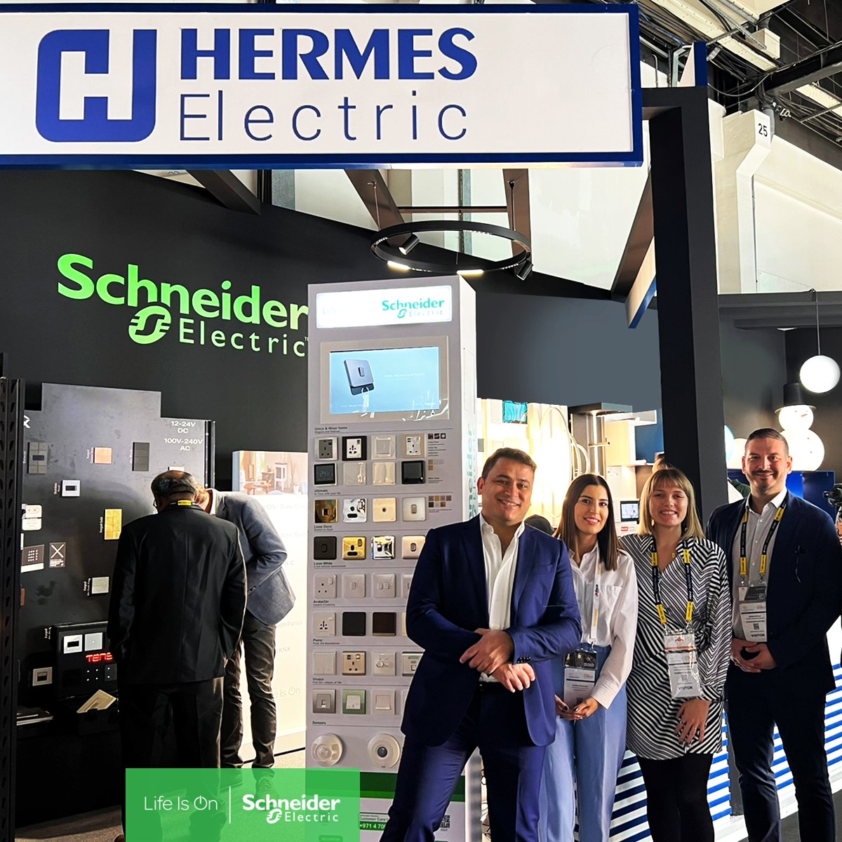 SchneiderEME's tweet image. @lightbuildingme 2023 has officially kicked off today. 

Join #SchneiderElectric at Hermes Electric's booth from January 17 to 19 at Dubai World Trade Center where we’ll be showcasing our energy-efficient solutions. 

#LifeIsOn #LightME

@SchneiderEME