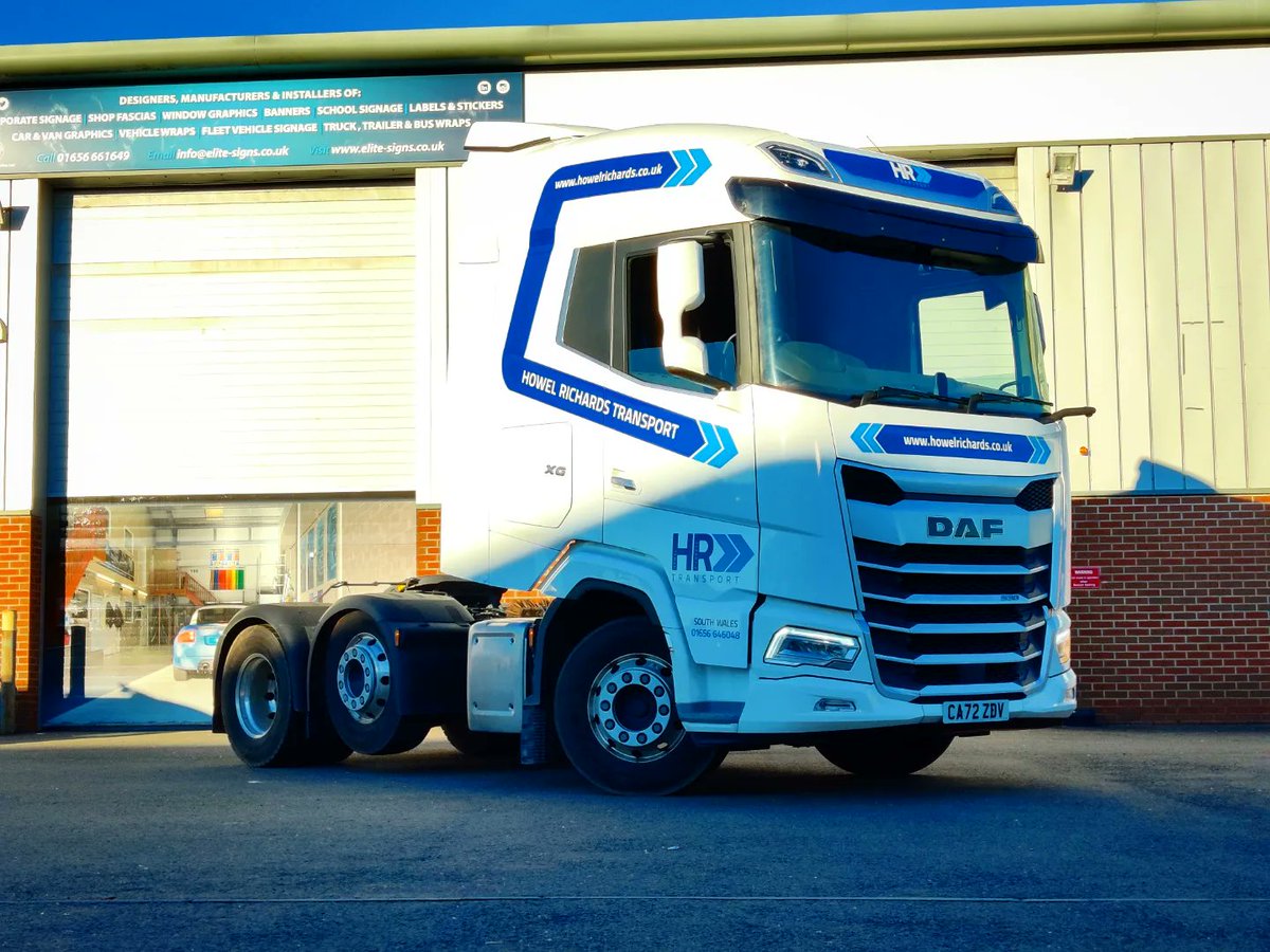 EliteSigns's tweet photo. The latest in the #truck #fleet has been #branded for #howelrichardstransport.
This @DAFTrucksUK #dafxg is sporting the fleet #livery that works well following the contours of the new #lorrycab.
#lorryGraphics #lorry #hgv
@Metamarkuk
@BSGAUK https://t.co/9ZyFAKLyui