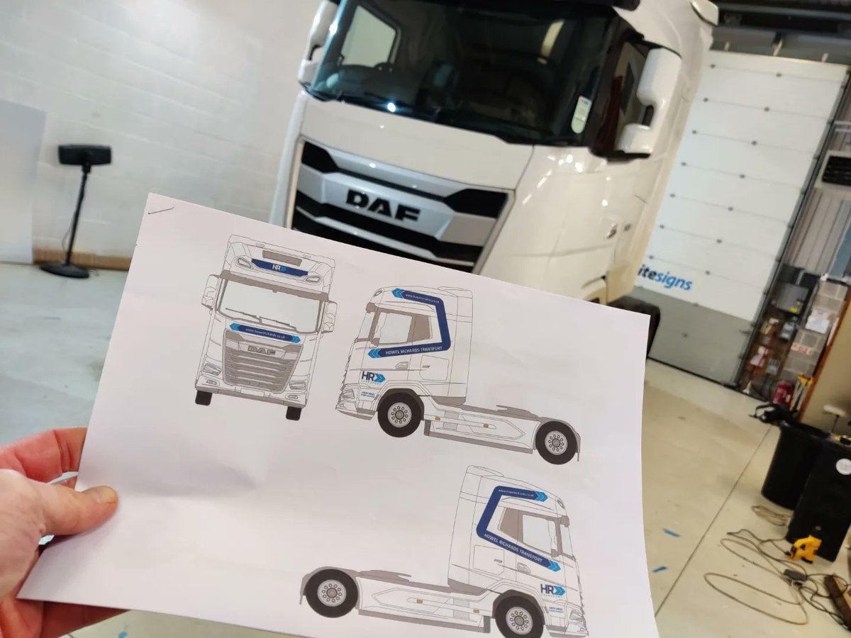 EliteSigns's tweet photo. The latest in the #truck #fleet has been #branded for #howelrichardstransport.
This @DAFTrucksUK #dafxg is sporting the fleet #livery that works well following the contours of the new #lorrycab.
#lorryGraphics #lorry #hgv
@Metamarkuk
@BSGAUK https://t.co/9ZyFAKLyui