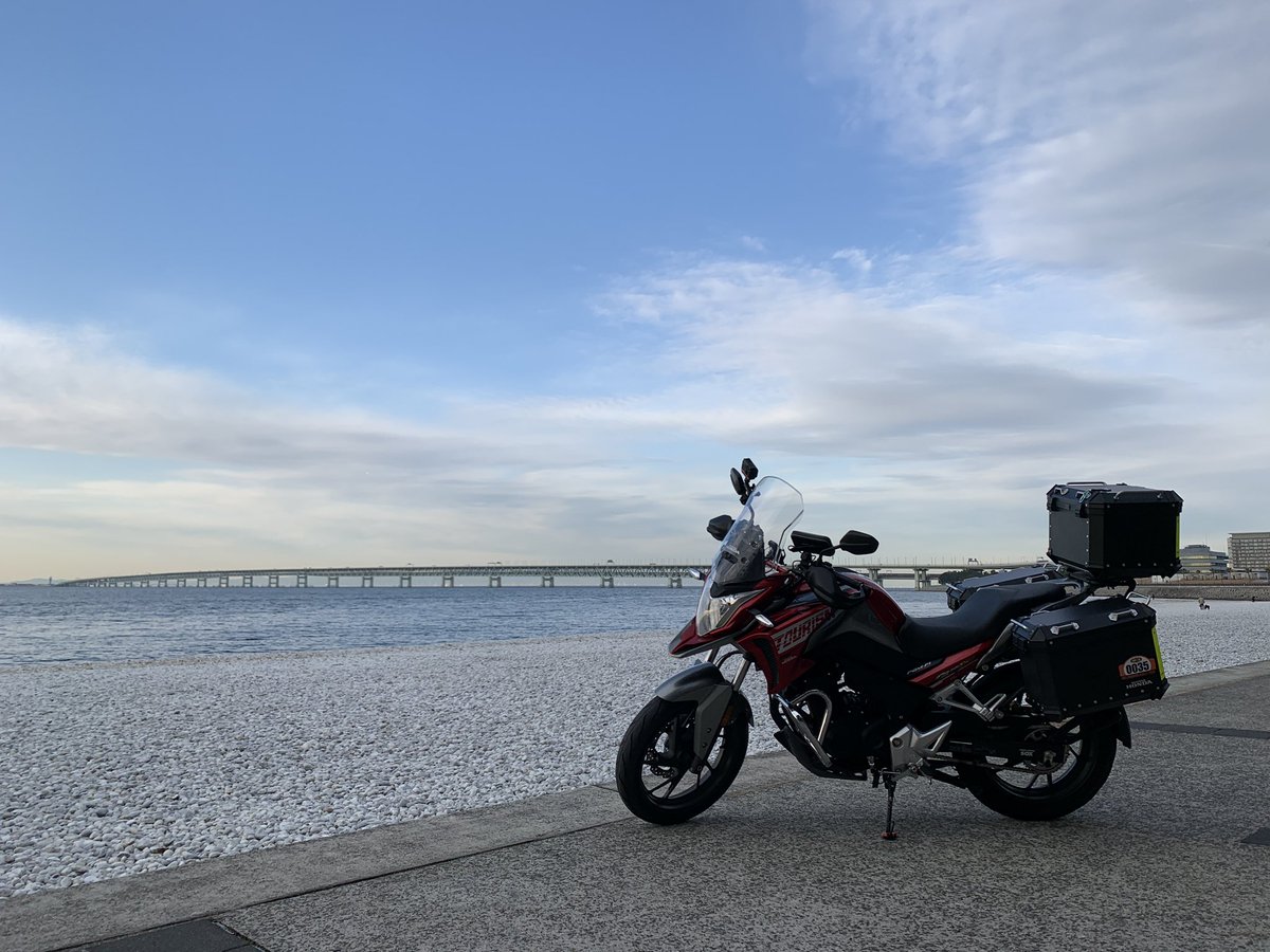 mshimochan's tweet photo. CB190X
今年初乗りして来ました🏍

1ヵ月動かしてなかったのでウォーミングアップがてらに

マーブルビーチにて

#CB190X
#ホンダバイク
#ホンダ
#バイク
#五羊ホンダ
#赤いバイク
#190cc
#単気筒エンジン
#単気筒
#空冷エンジン
#空冷
#マーブルビーチ
#りんくうタウン
#LS2ヘルメット
#バリアント https://t.co/29PcrmqTgC