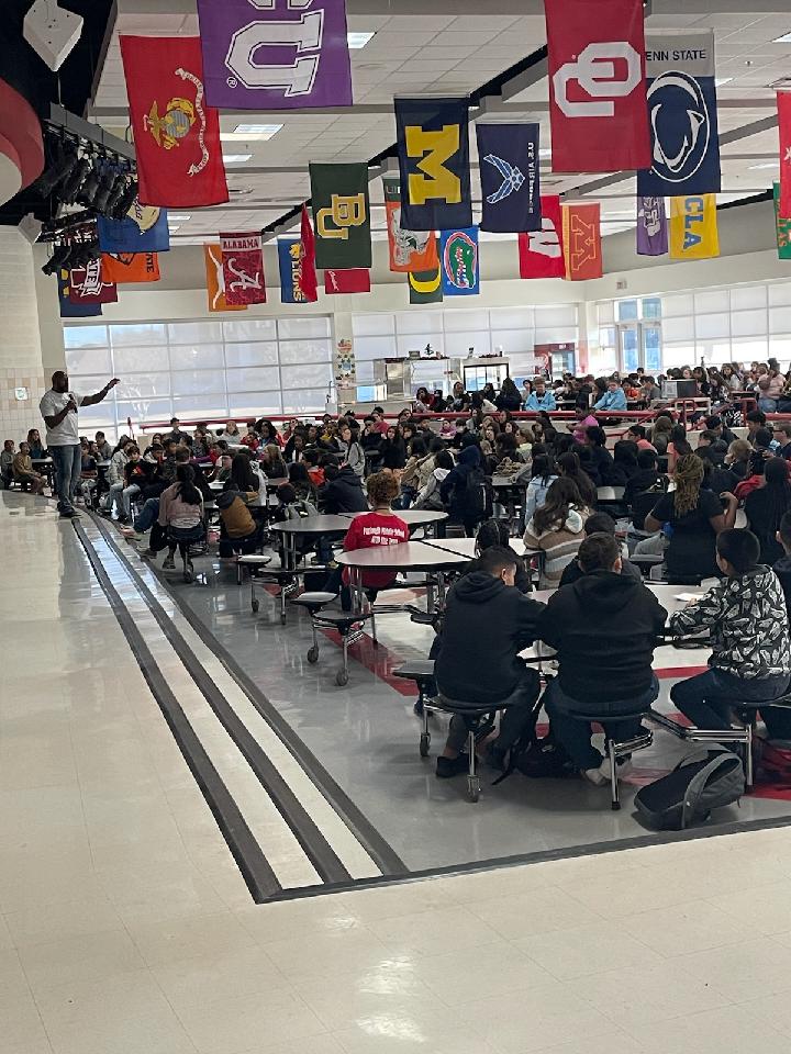 RJMotivates's tweet photo. @wonturner Thanks for the opportunity to pour into your students at Herman Furlough Jr Middle School! #Educate #Activate #Motivate https://t.co/ieIhwXGeU5