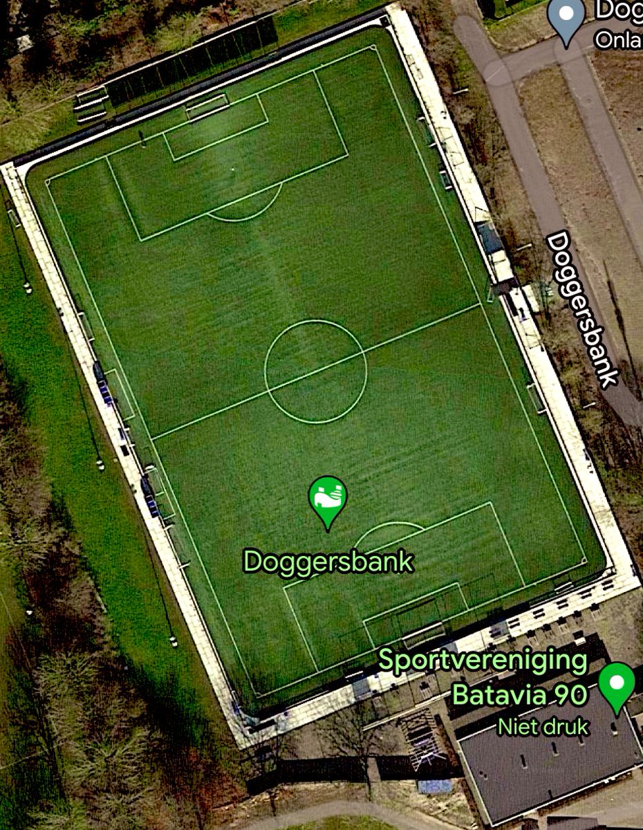 vvhierden's tweet photo. Hoe mooi zou het zijn als wij als Hierdenaren onderstaand sportpark zaterdag volledig 🔴ROOD🔴⚪️WIT⚪️ kunnen kleuren en zo ons vlaggenschip kunnen steunen in de strijd om 3 punten en de leiding in de @2eKlasseI!⚽️ #bathie https://t.co/1O8KvzD3Xl