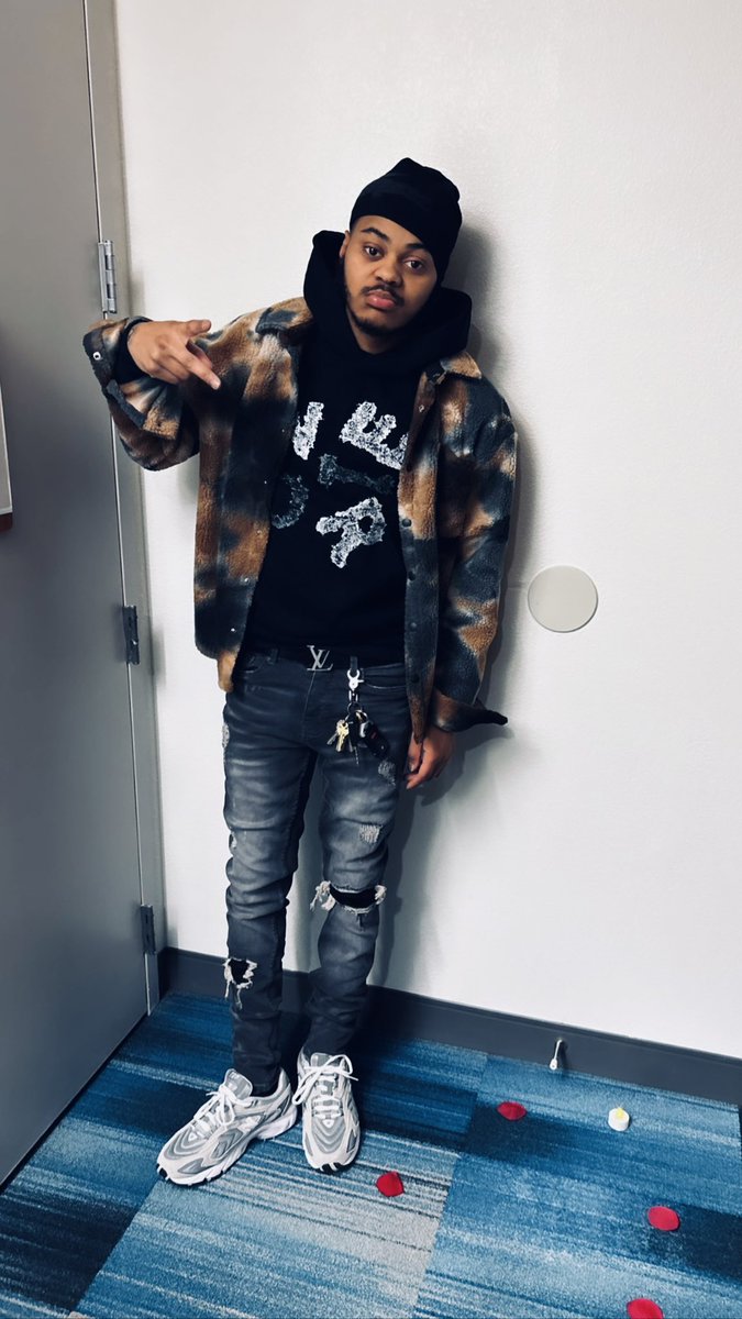 a1_antt's tweet image. I Know The Sun Gone Shine on A New Day🌟📶 #freeCease⛓️