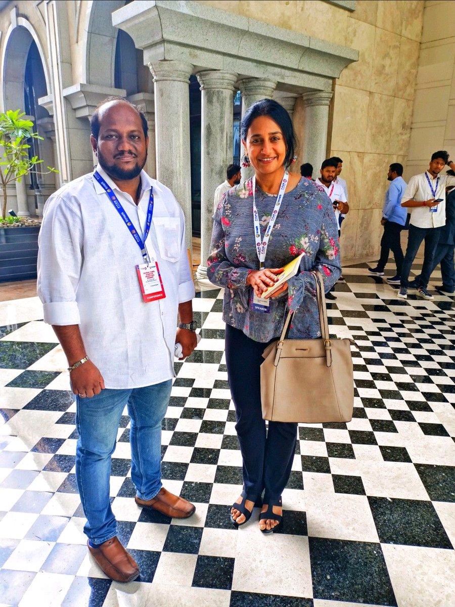 ibrahimbasha_89's tweet photo. #IndianActress #Entrepreneur #Writer #MultiTalented #MotivationalSpeaker #AnuHasan #HappyMeet #fiten #startuptn #global #investorssummit #chennai #9thjan23 https://t.co/lUYiNIM6iK