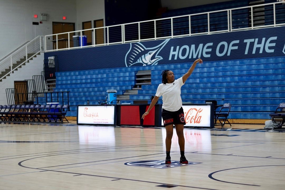 hamiltonhoopsfl's tweet photo. There’s no denying why Kelsey Mitchell is a star, she’s been tearing up the off season. It’s been a pleasure to be a small part of the work. https://t.co/MGUrVNTfvS