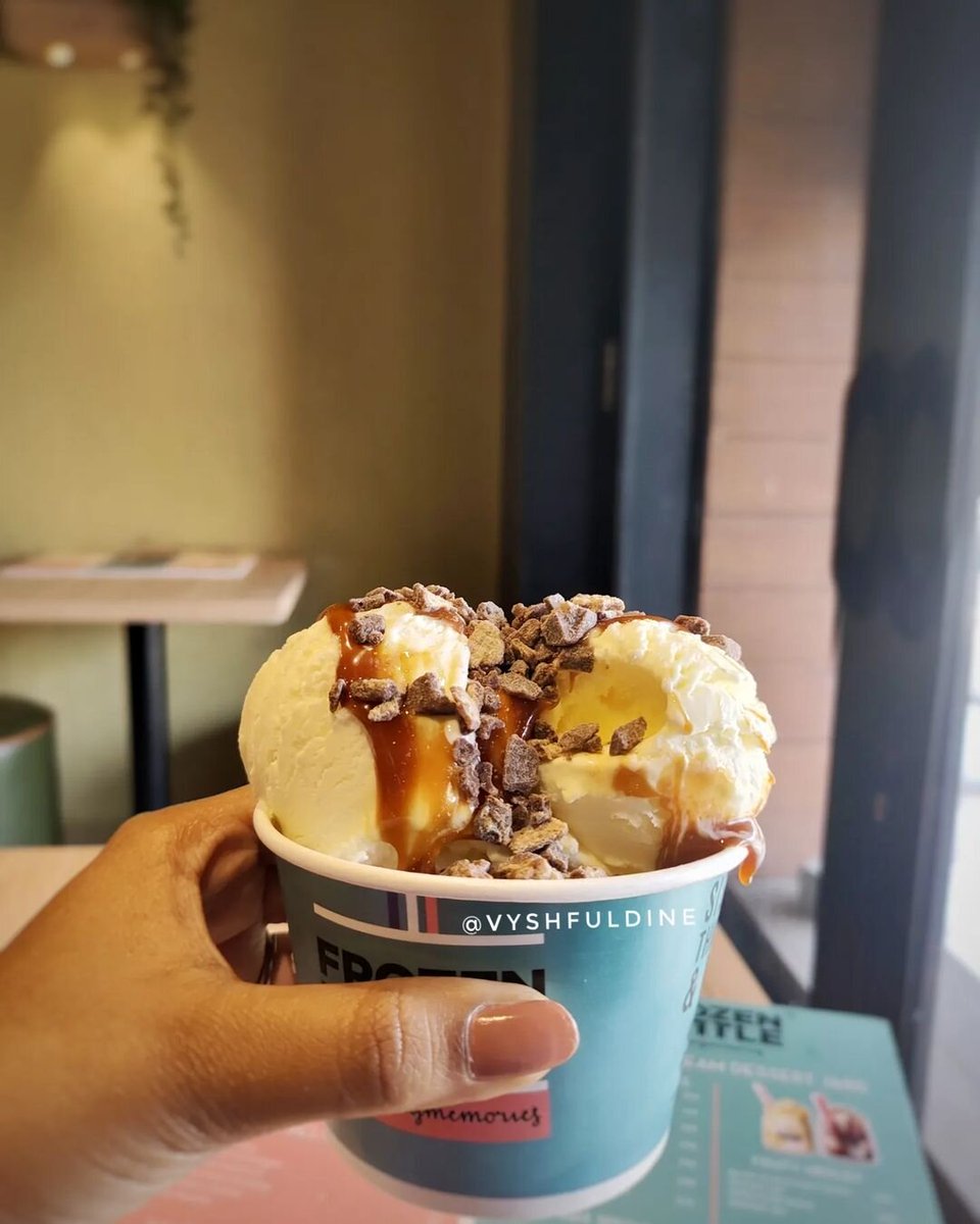 Caramel KitKat Icecream Sundae✨
Taste:5/5🫶

#UGC #dahipuri #panipuri #things2doinmumbai #streetfoods #streetfoodindia #chaatlover #chaatlove #maharastra_ig #mumbaifoodies #mumbaieats #sevpuri #icecream #thingstodoinmumbai #sevpuri #things2doinmumbai #mumbaifoodies #mumbaieats