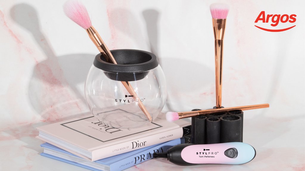 StylPro_UK's tweet photo. Save 40% on the STYLPRO Makeup Brush Cleaner Gift Set in Bubblegum from @argos_online 💖💙

While stocks last!

Check it out: https://t.co/SI1BC1s1sw

#stylpro #argos #makeupbrushcleaner #sale #jansale https://t.co/j8VSSEHmhO